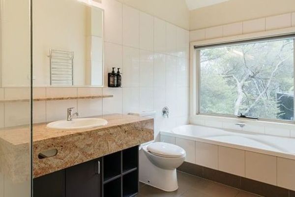 Freycinet Peninsula Walk - 3 Days accommodation